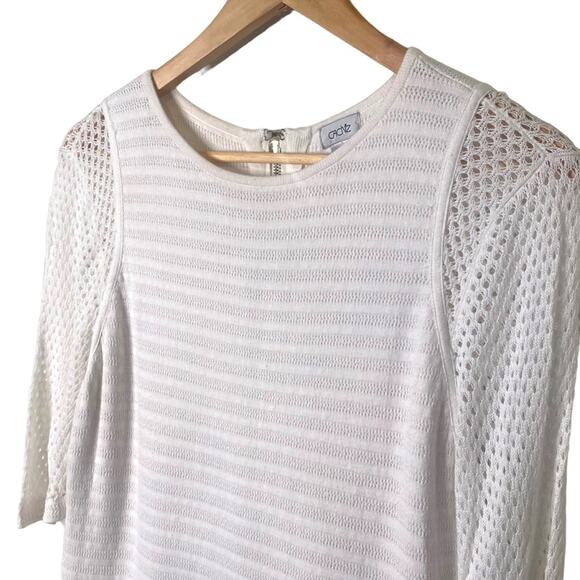 Cache Size Large White Knit Dress with Crocheted Sleeves - Picture 2 of 7